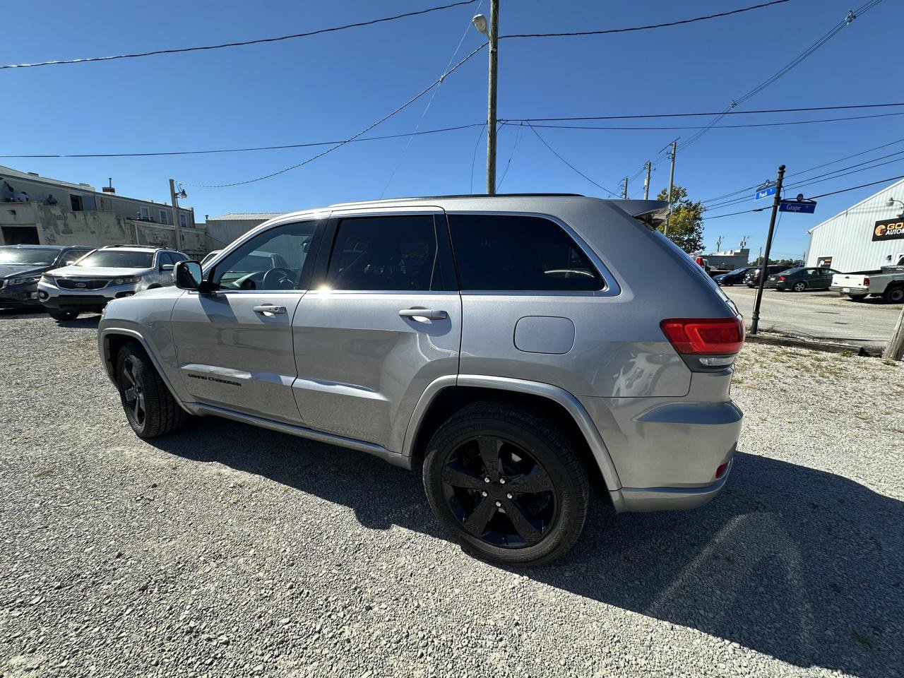Used 2015 Jeep Grand Cherokee Altitude AWD/4WD image 4