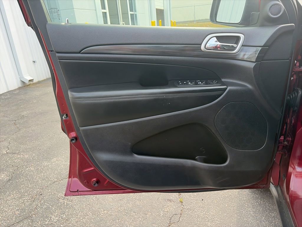 Used 2019 Jeep Grand Cherokee Laredo image 11