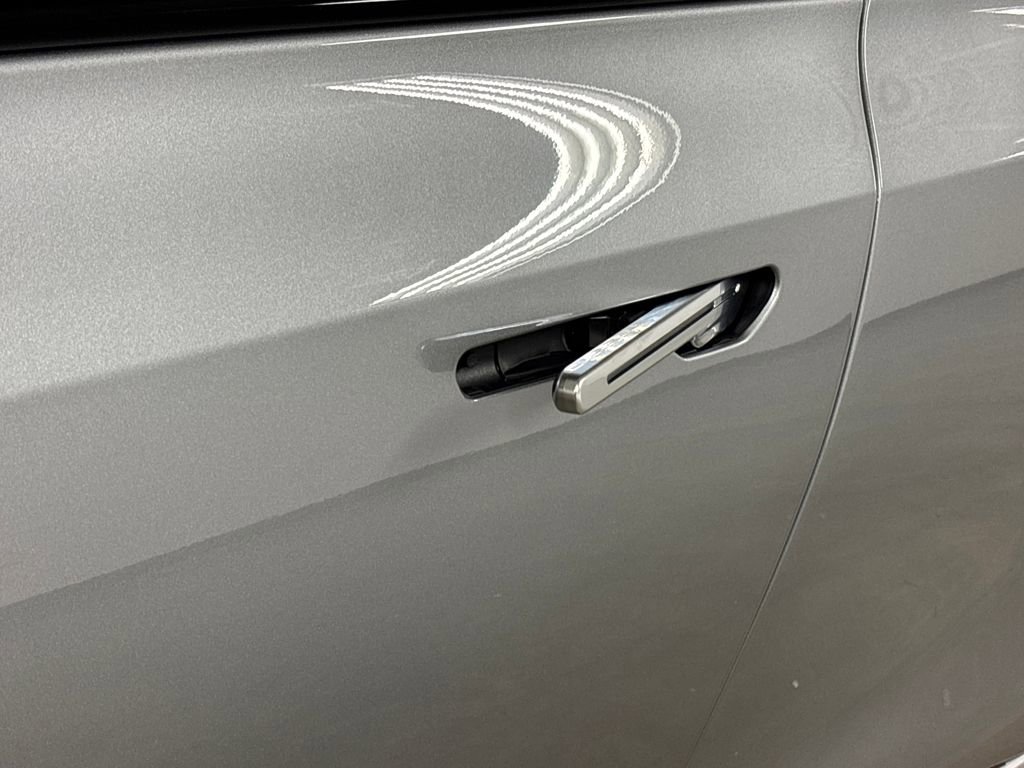 New 2026 Cadillac Vistiq Luxury image 13