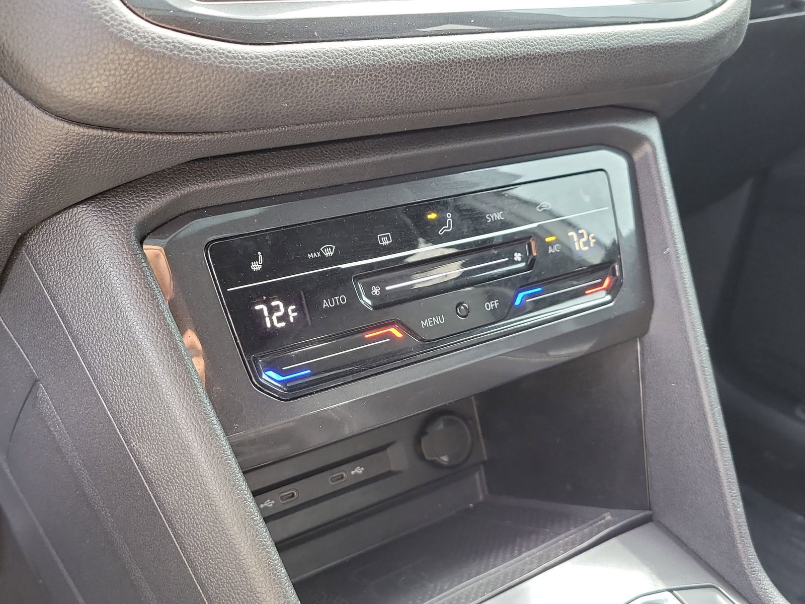 Used 2023 Volkswagen Tiguan SE R-Line image 26