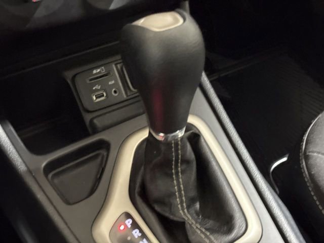 Used 2015 Jeep Cherokee Sport w/ Sport Appearance Group FWD image 16