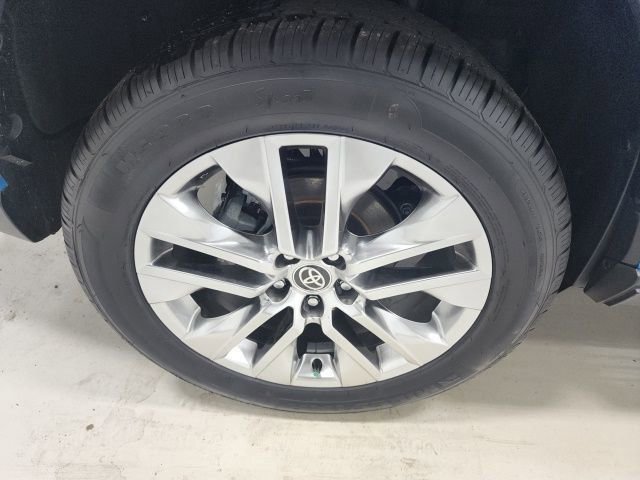 Certified 2021 Toyota RAV4 XLE Premium image 40