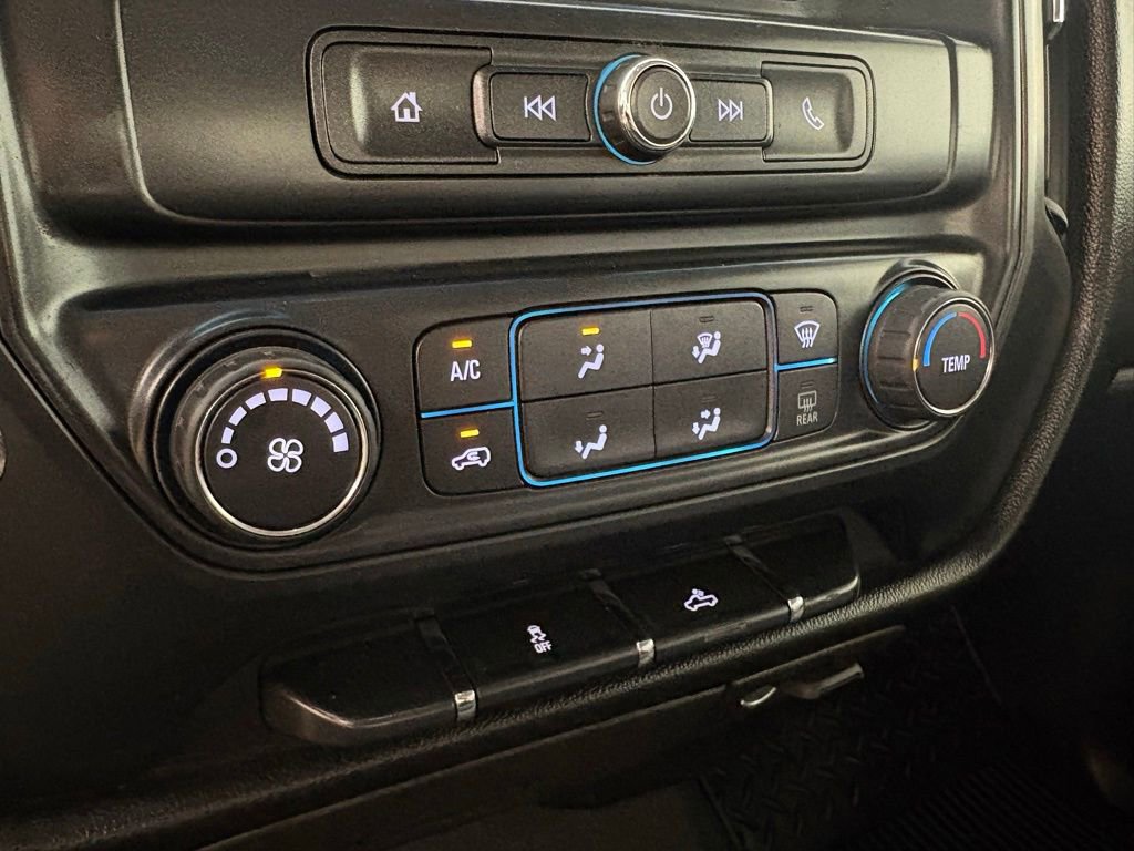 Used 2018 Chevrolet Silverado 1500 Custom w/ Custom Value Package AWD/4WD image 31