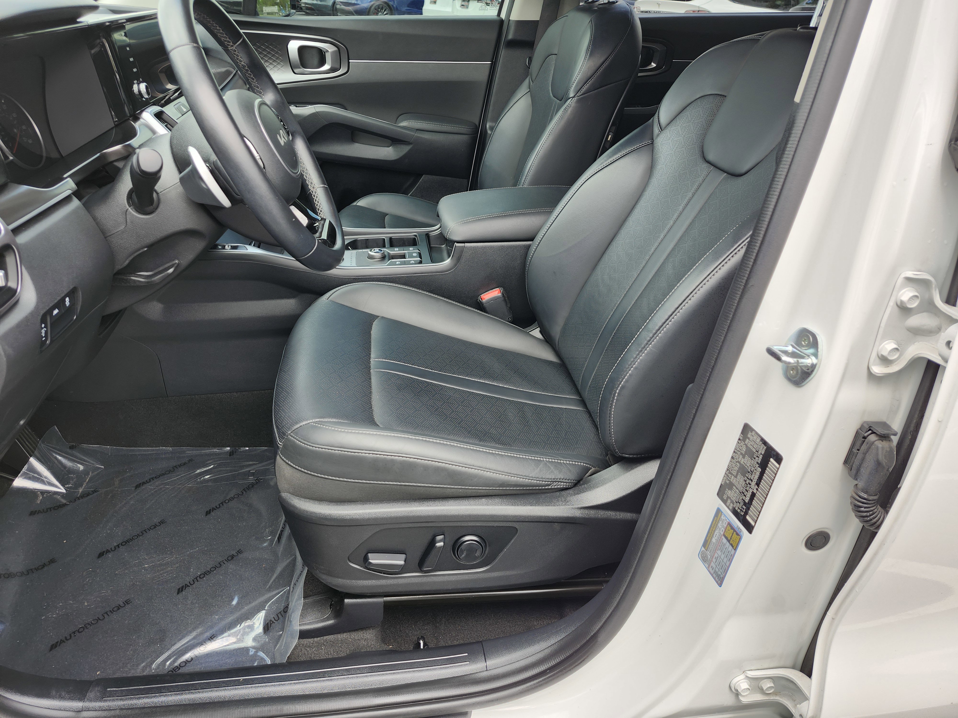 Used 2022 Kia Sorento S FWD image 26