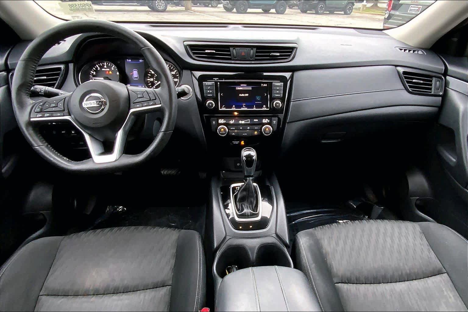 Used 2019 Nissan Rogue SV FWD image 15