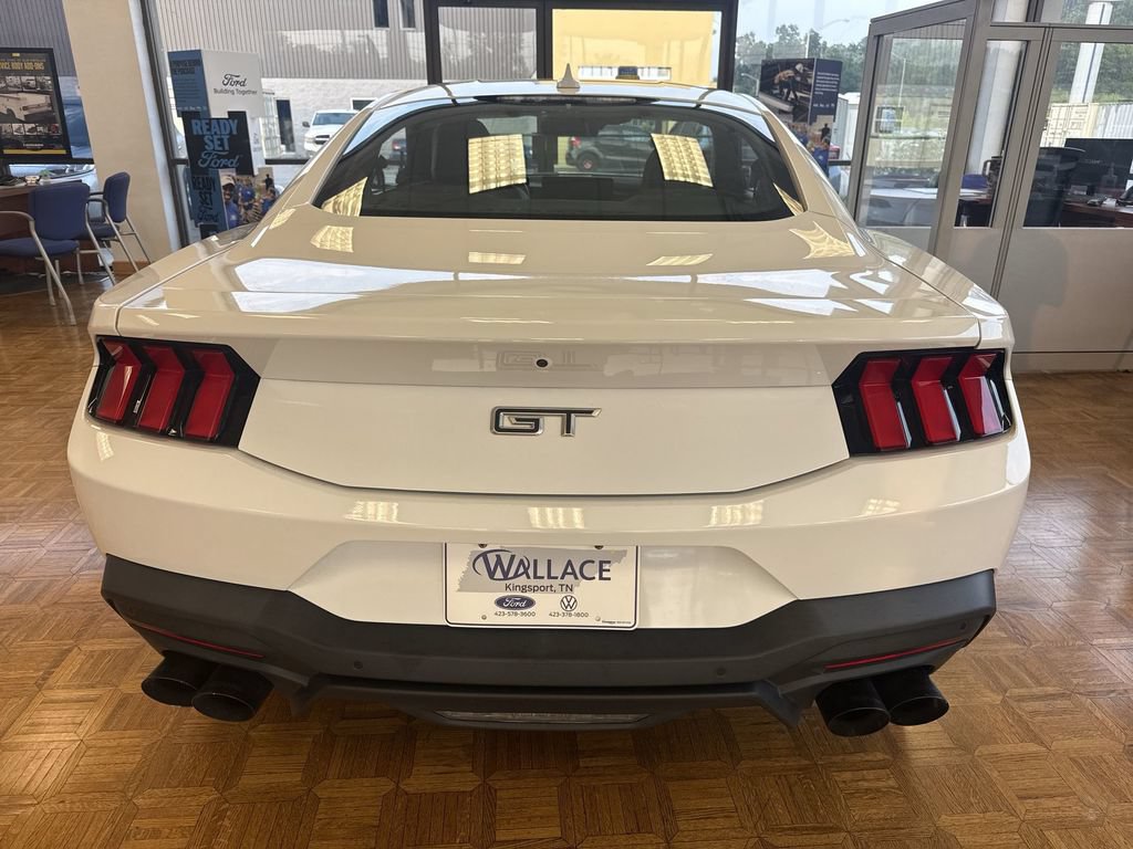 Used 2024 Ford Mustang GT RWD image 5