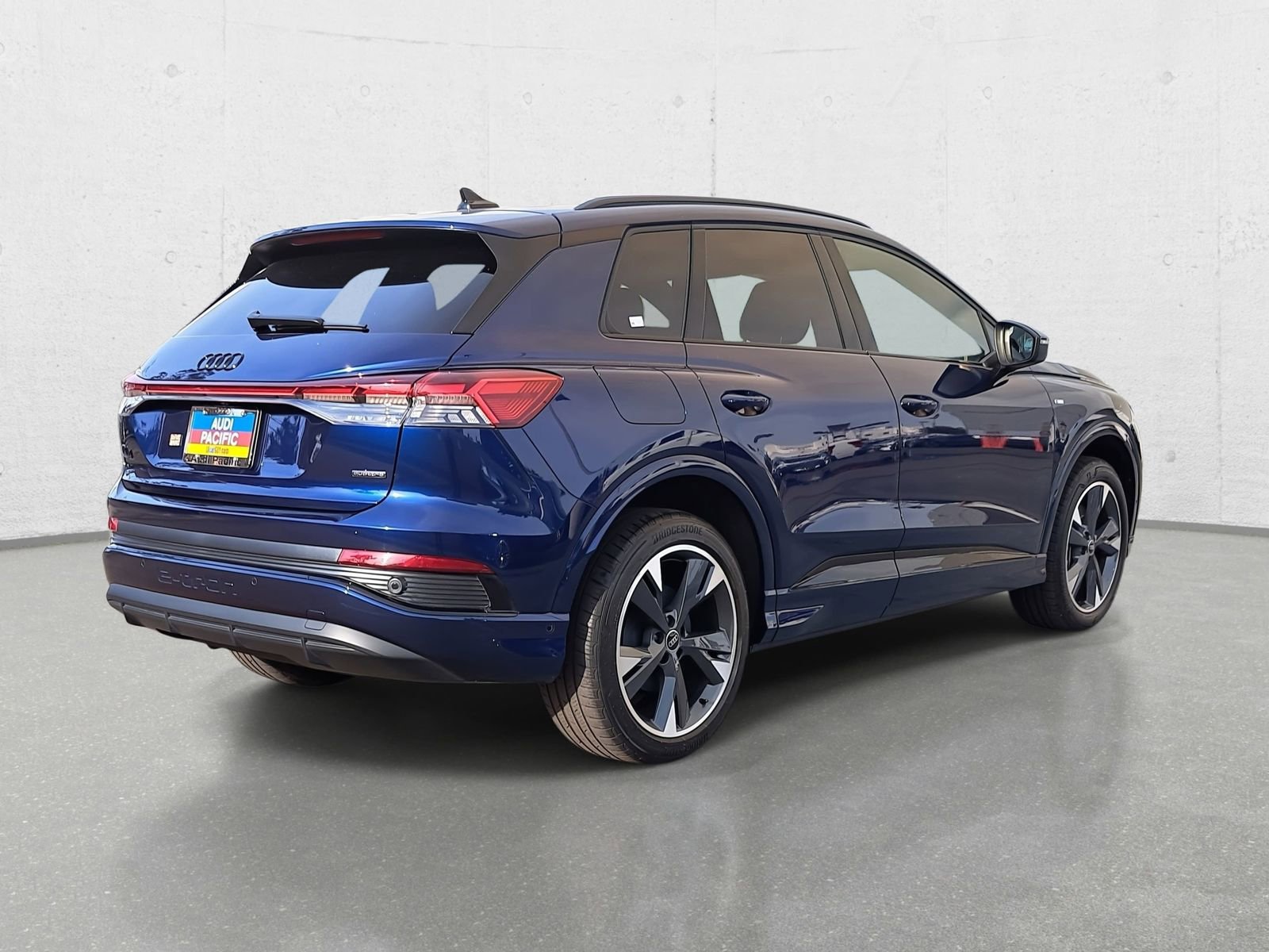 Used 2024 Audi Q4 e-tron Premium Plus image 5