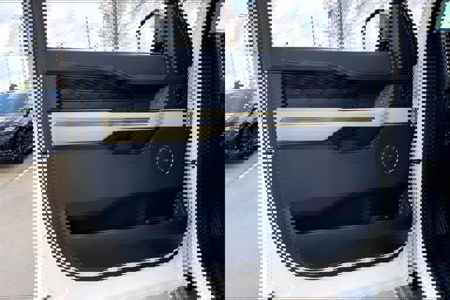 Used 2018 Ford Expedition Platinum RWD image 21