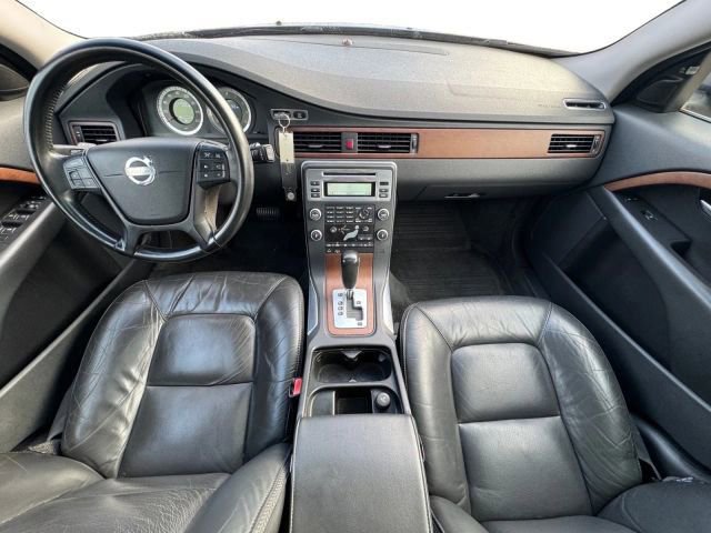 Used 2011 Volvo XC70 3.2 image 12