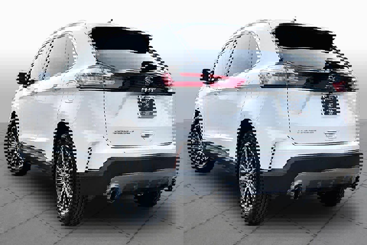 Used 2021 Ford Edge Titanium FWD image 12