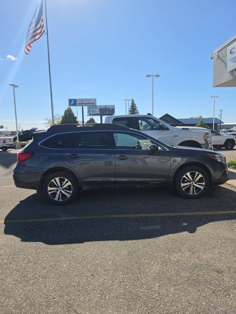 Used 2018 Subaru Outback 2.5i Limited AWD/4WD image 9