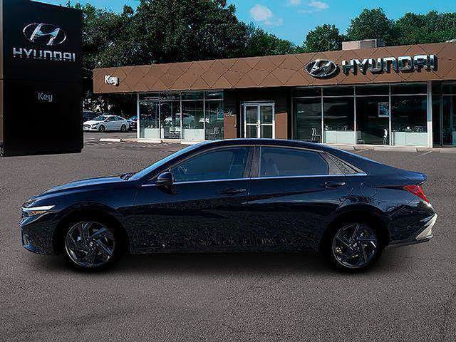 New 2026 Hyundai Elantra SEL Sport FWD image 5