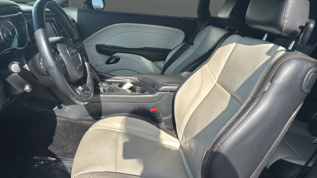 Used 2015 Dodge Challenger R/T Plus RWD image 9