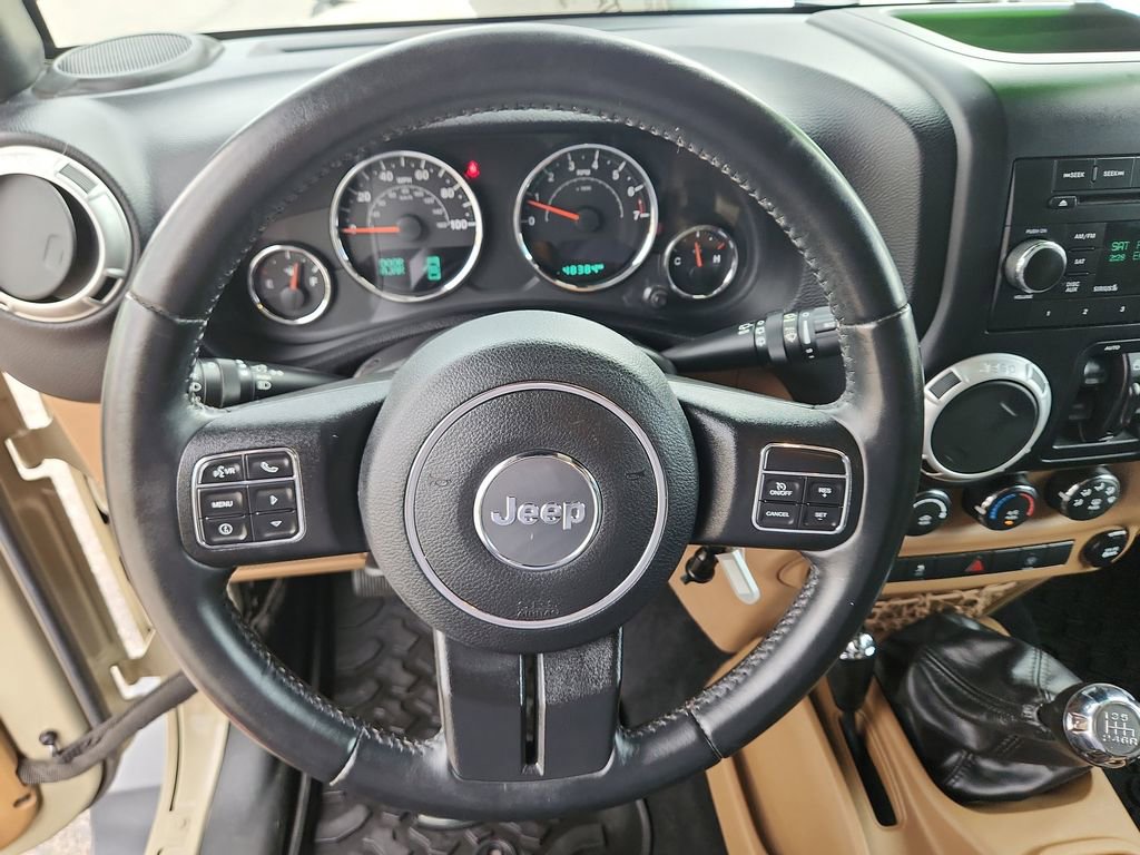 Used 2017 Jeep Wrangler Unlimited Sahara w/ Connectivity Group AWD/4WD image 25