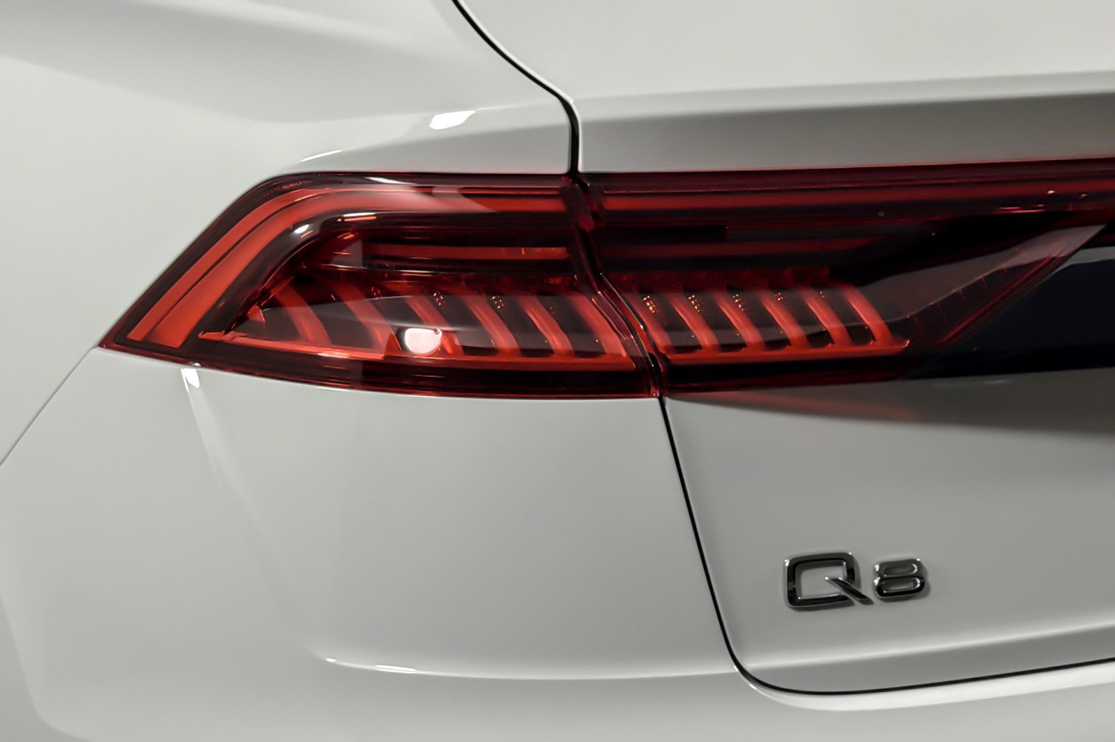 Used 2023 Audi Q8 Premium Plus AWD/4WD image 27