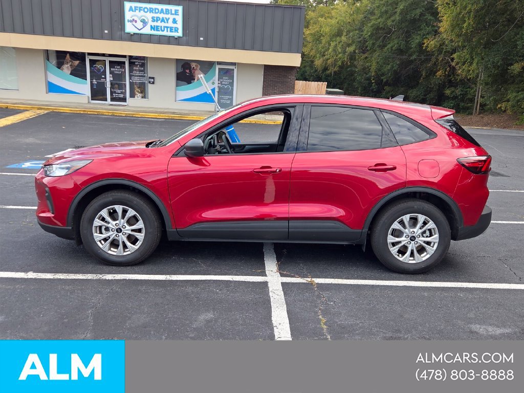 Used 2025 Ford Escape Active FWD image 2