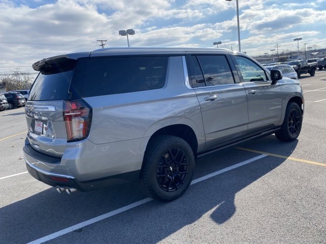 Used 2023 Chevrolet Suburban High Country image 5