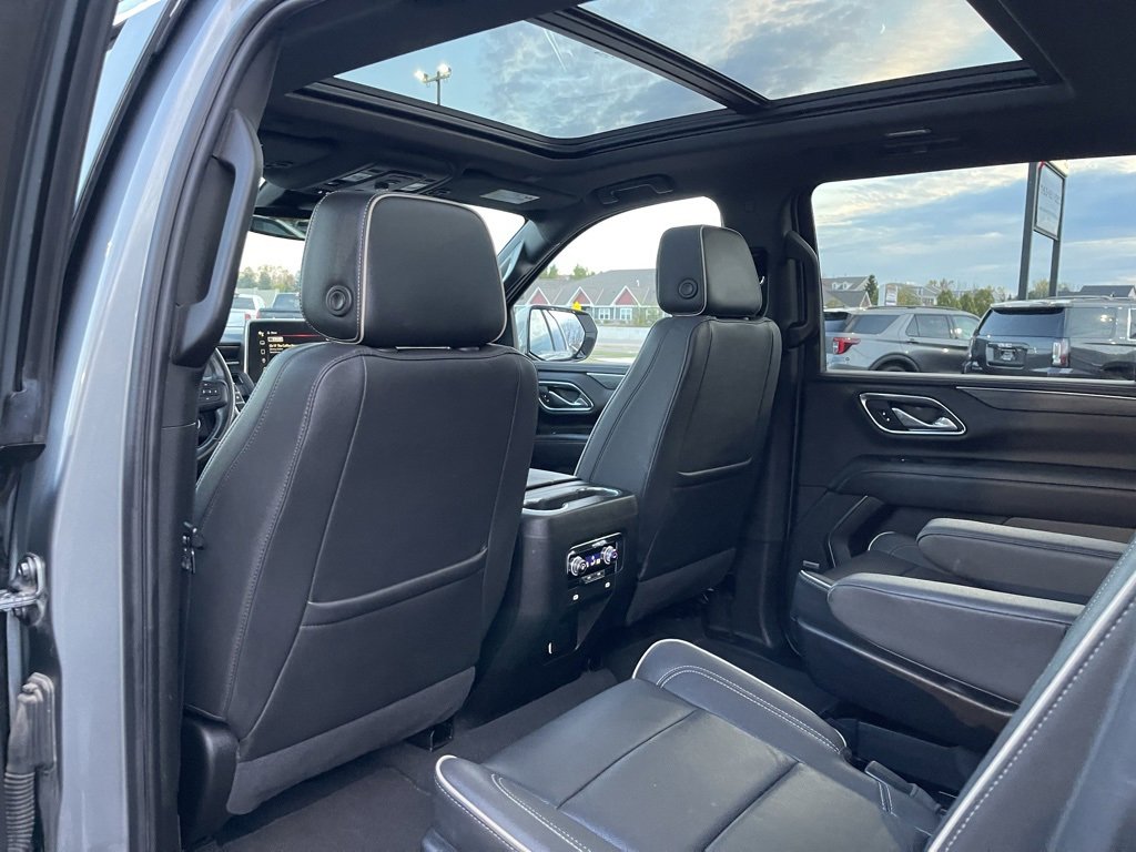 Used 2023 GMC Yukon XL SLT image 28