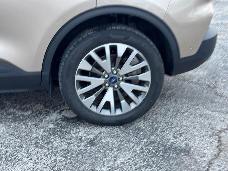 Used 2021 Ford Escape Titanium image 11