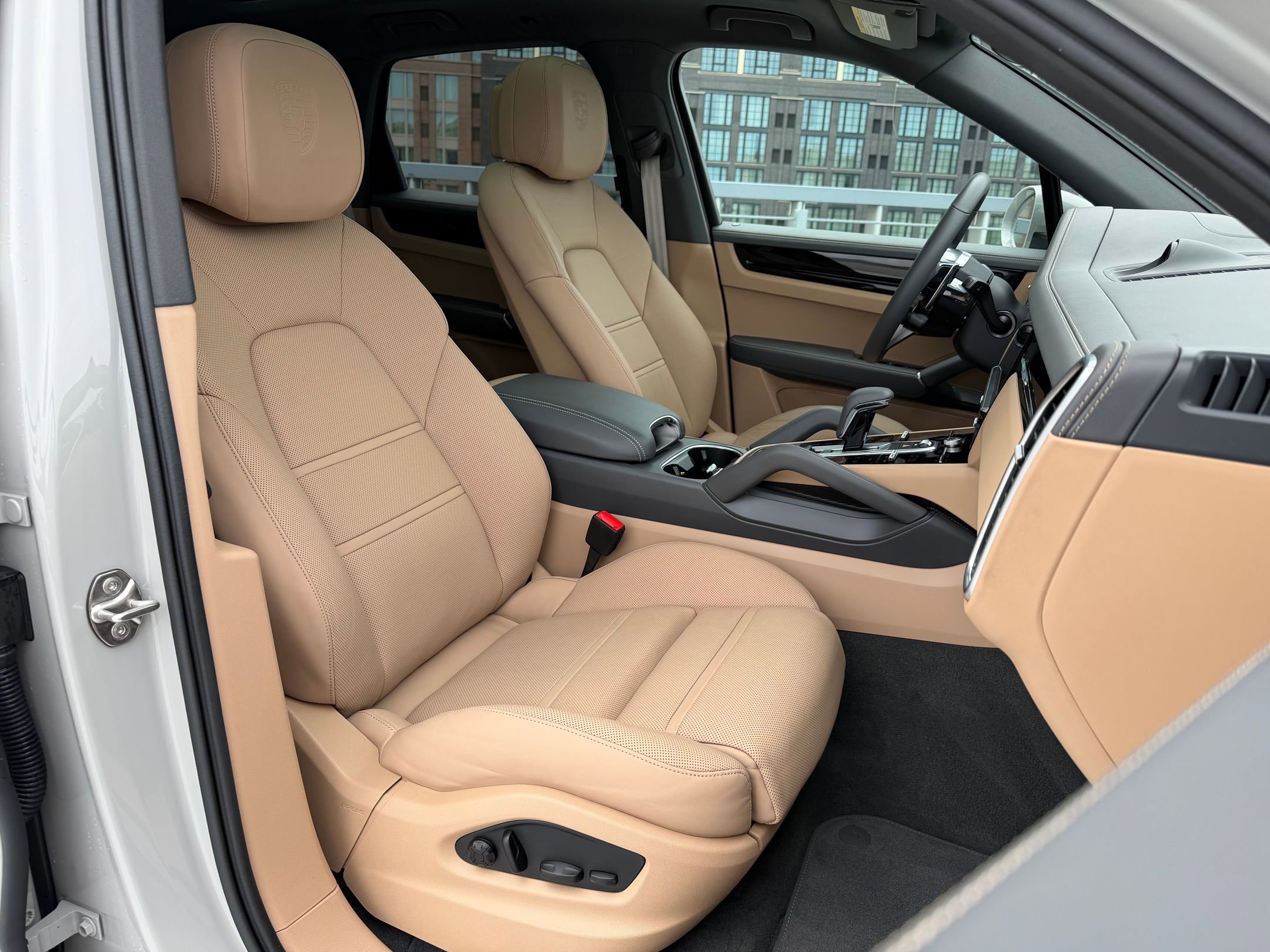Certified 2023 Porsche Cayenne S AWD/4WD image 14