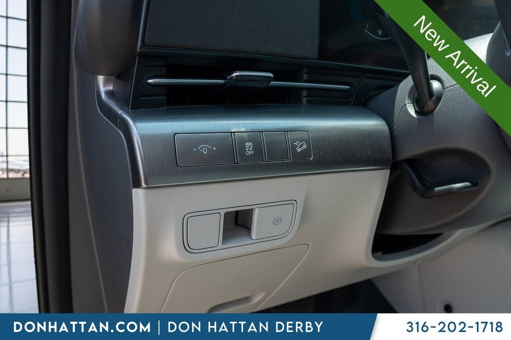 Used 2025 Hyundai Kona SEL FWD image 18
