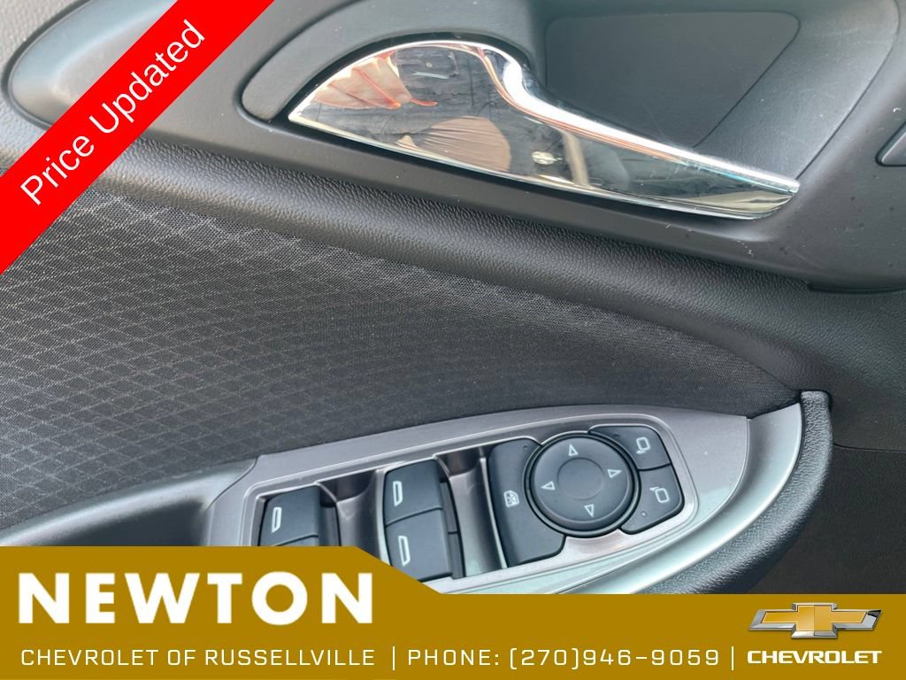 Used 2025 Chevrolet Malibu RS FWD image 9