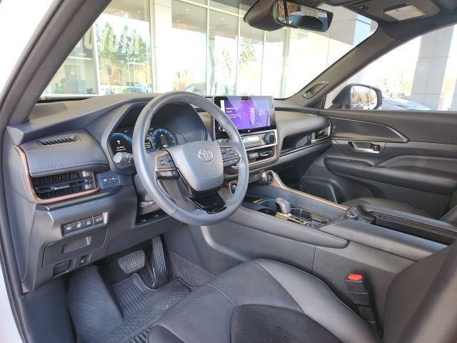 Used 2024 Toyota Grand Highlander AWD Hybrid image 15