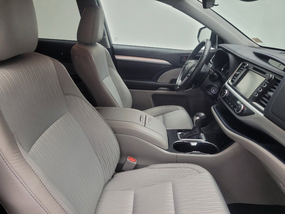 Used 2019 Toyota Highlander Plus image 21