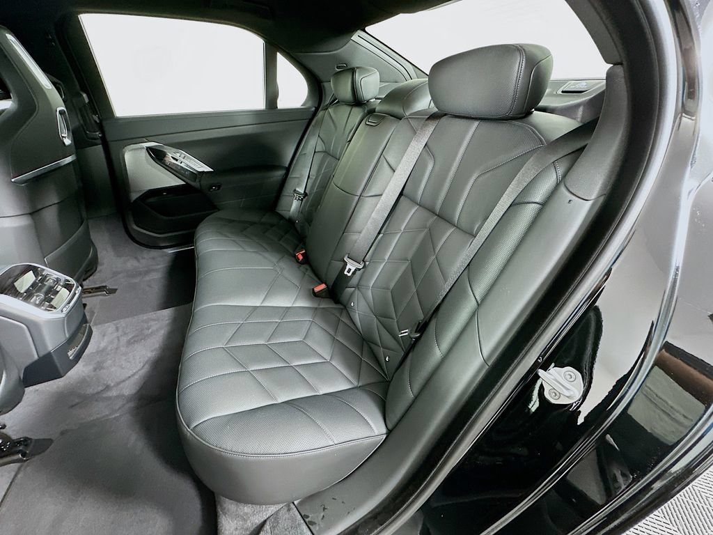 New 2026 BMW 750e xDrive AWD/4WD image 17