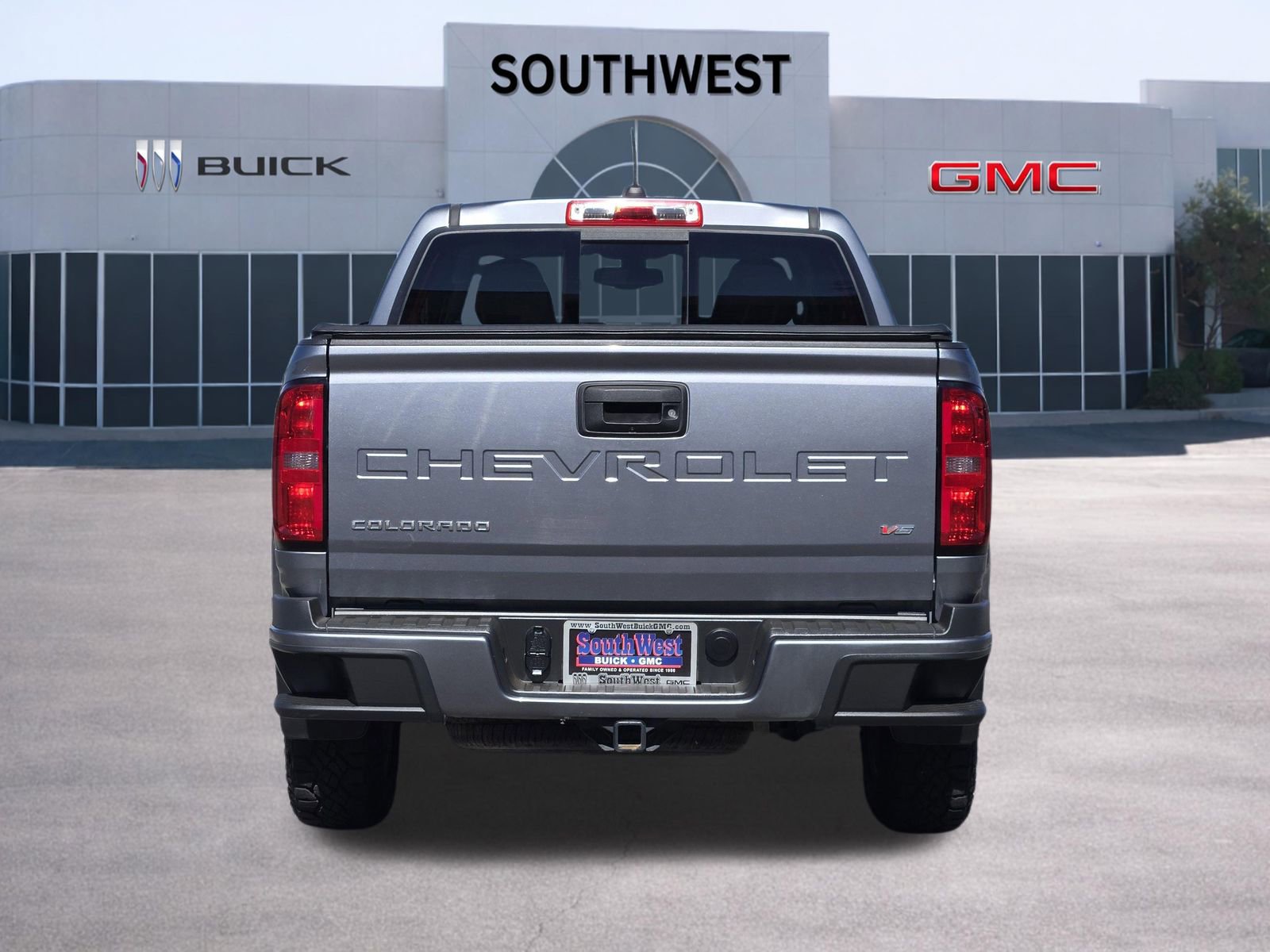 Used 2021 Chevrolet Colorado LT w/ LT Convenience Package image 8