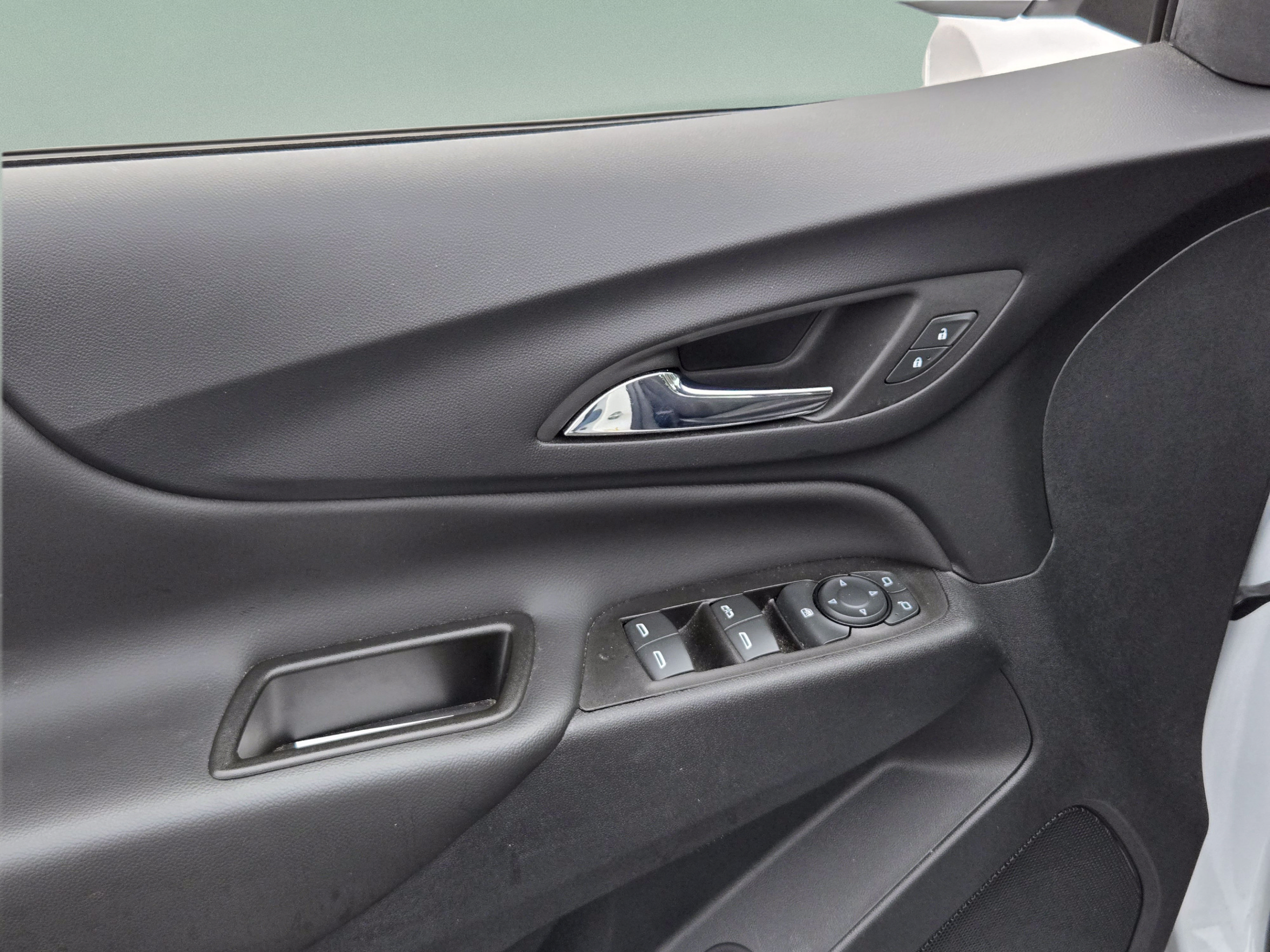 Used 2022 Chevrolet Equinox LT FWD image 8