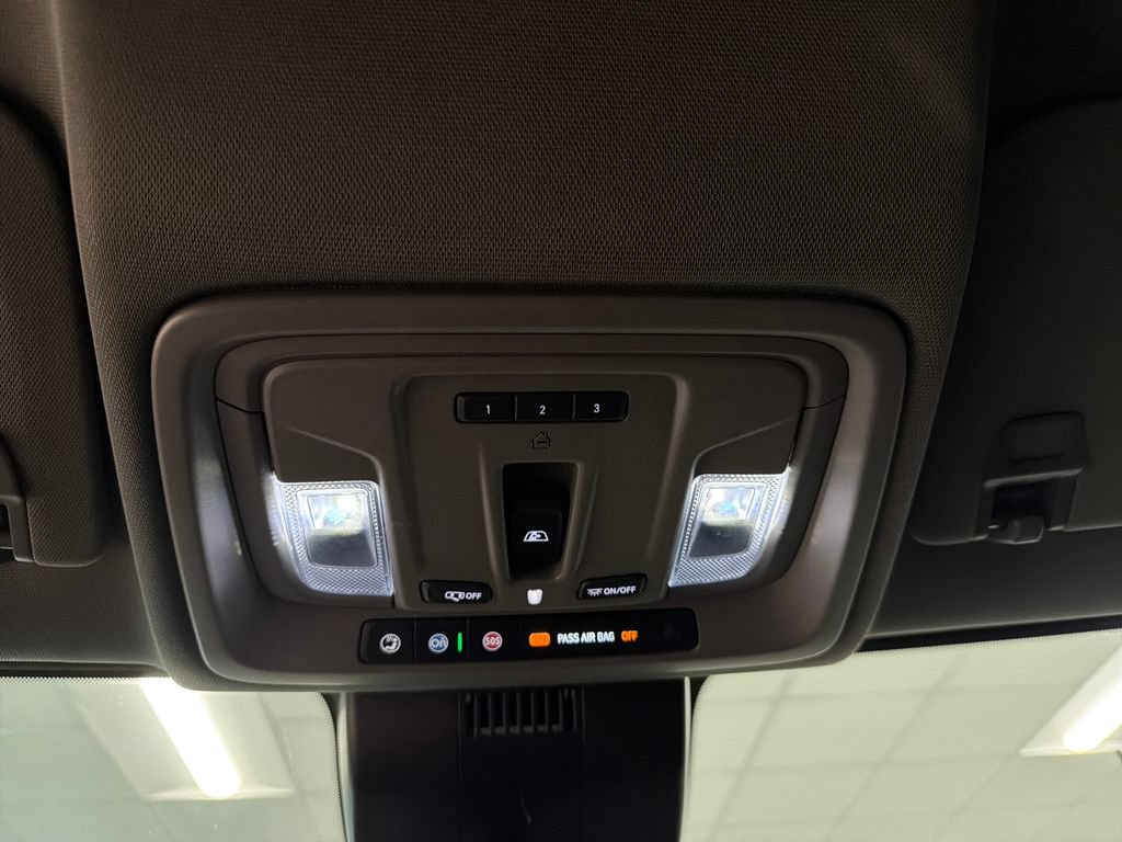Used 2025 Chevrolet Silverado 3500 LT AWD/4WD image 16
