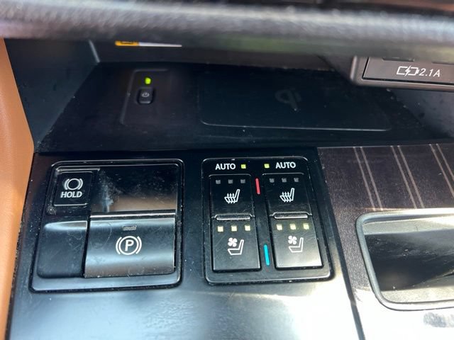 Used 2022 Lexus RX 450hL Luxury w/ Cold Area Package (CT) AWD/4WD image 22