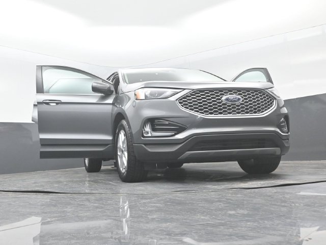 Certified 2024 Ford Edge SEL w/ Convenience Package AWD/4WD image 29