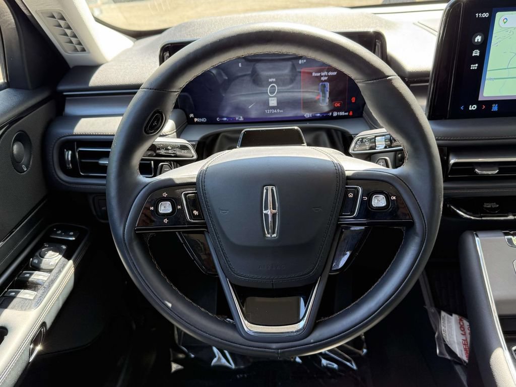 Used 2025 Lincoln Aviator AWD image 19