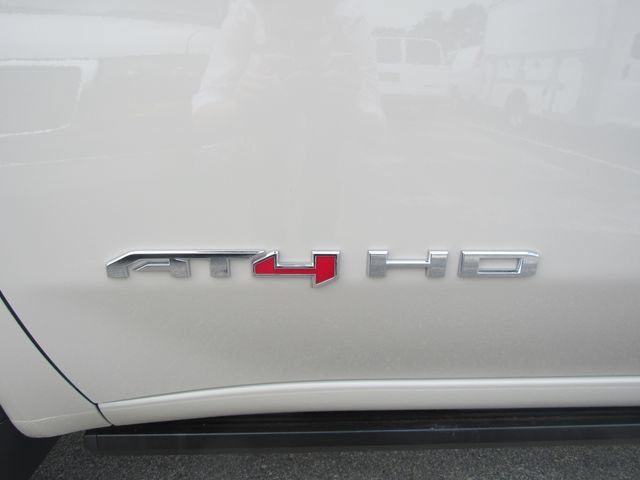 Used 2026 GMC Sierra 3500 AT4 w/ Technology Package AWD/4WD image 8