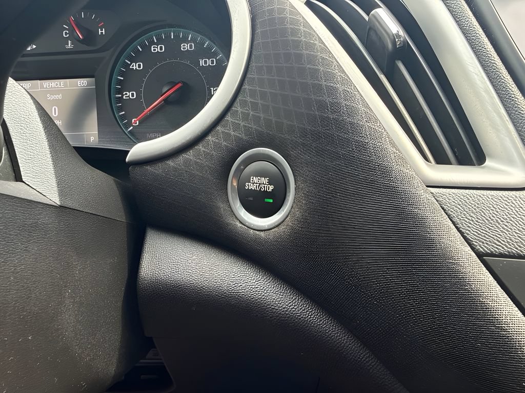 Used 2022 Chevrolet Malibu LT FWD image 11