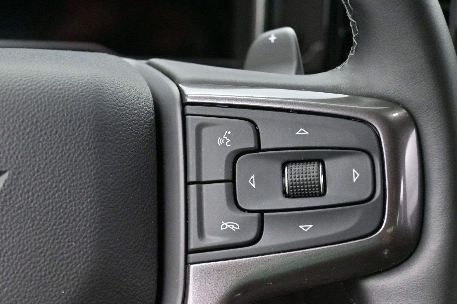 Used 2025 Chevrolet Silverado 1500 High Country w/ Technology Package AWD/4WD image 18