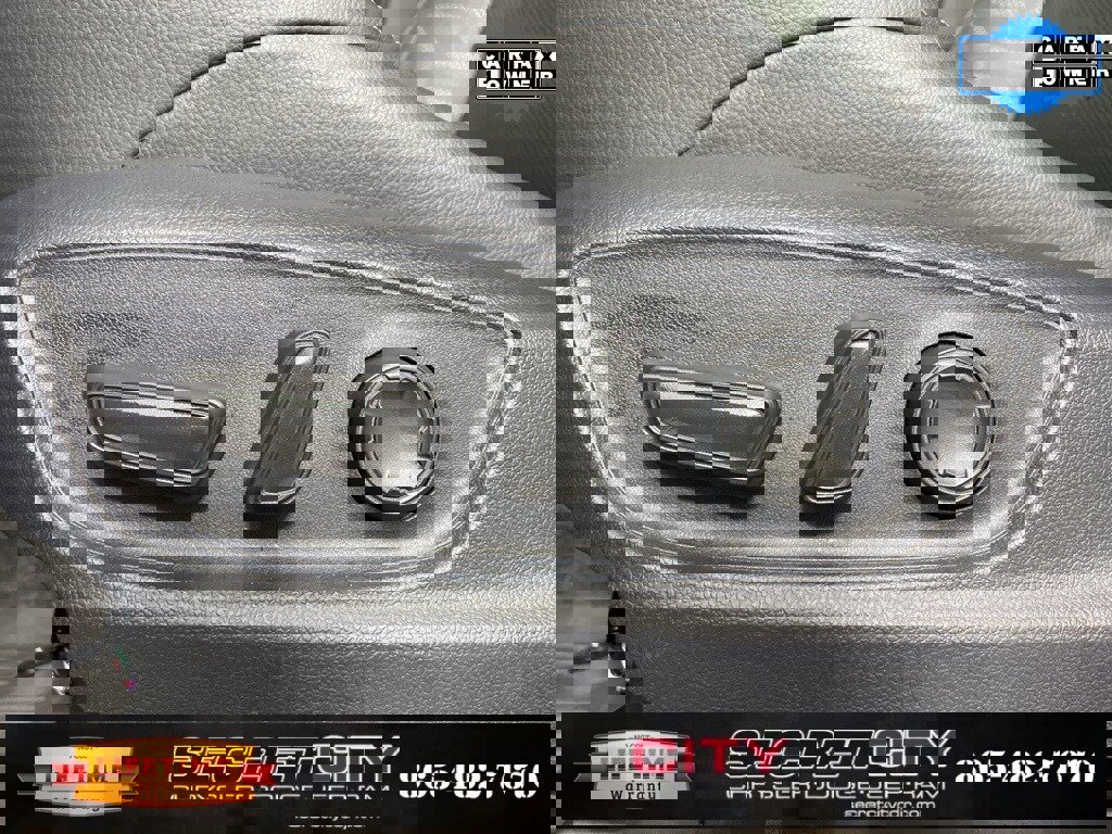 Used 2025 Toyota Tacoma TRD Sport w/ TRD Sport Premium Package image 13