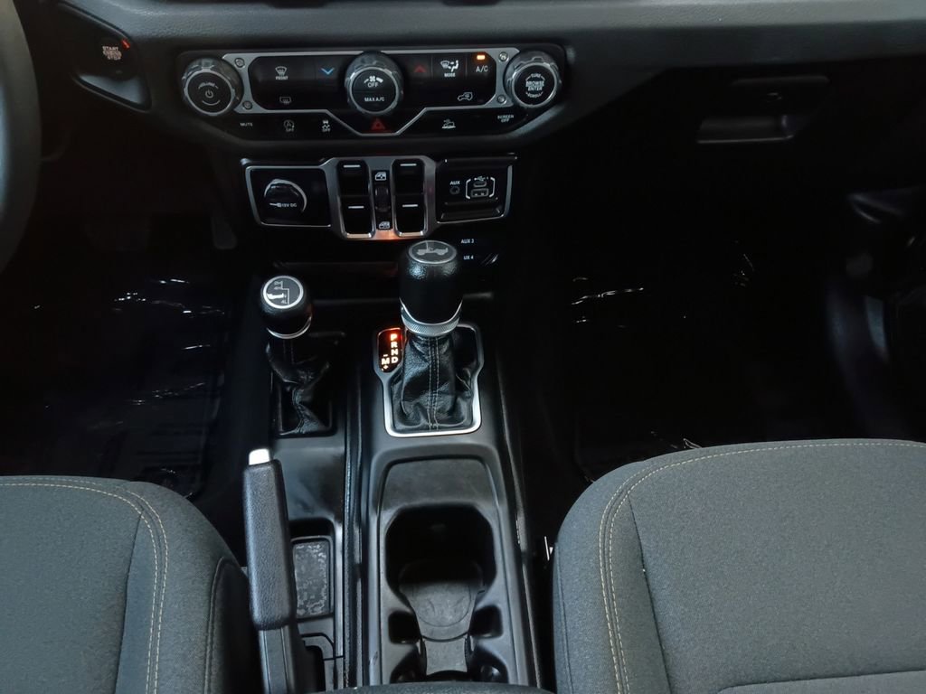 Used 2024 Jeep Wrangler Unlimited Sport AWD/4WD image 10