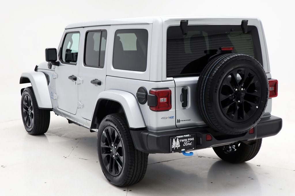 Used 2024 Jeep Wrangler Unlimited Sahara AWD/4WD image 7