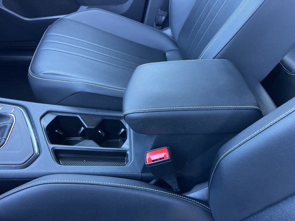 Used 2024 Volkswagen Tiguan Wolfsburg Edition image 13