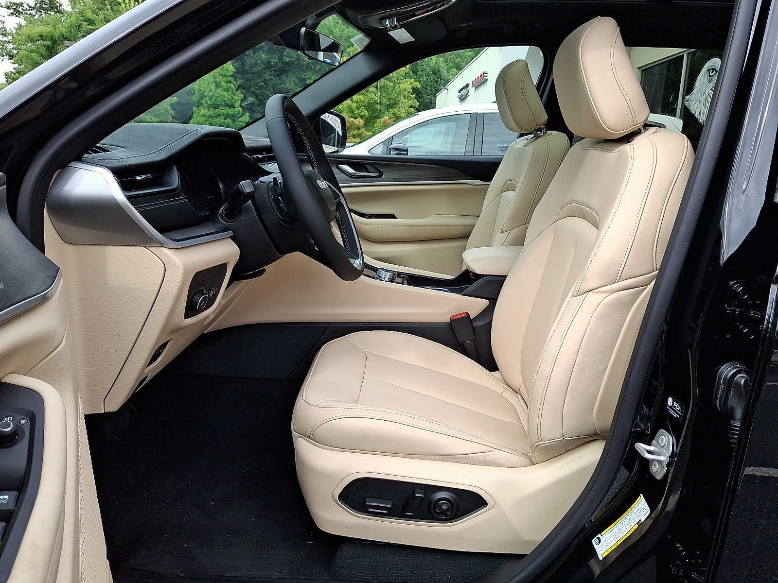 New 2027 Jeep Grand Cherokee Limited AWD/4WD image 9