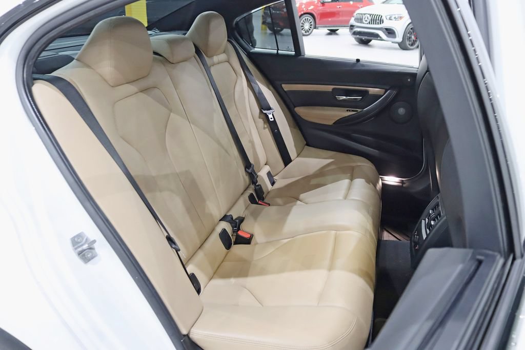 Used 2016 BMW M3 RWD image 32
