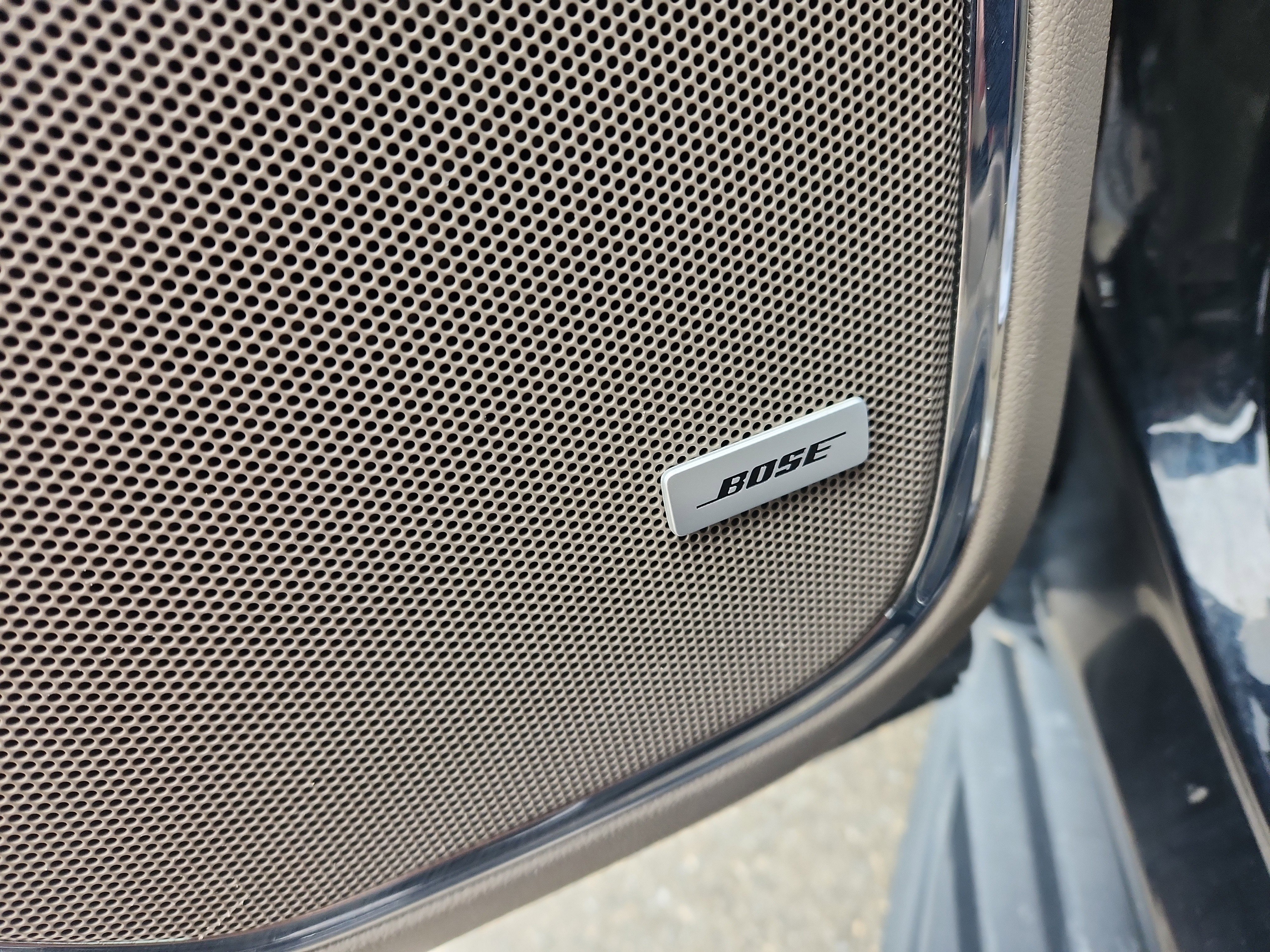 Used 2018 Chevrolet Suburban LT image 24