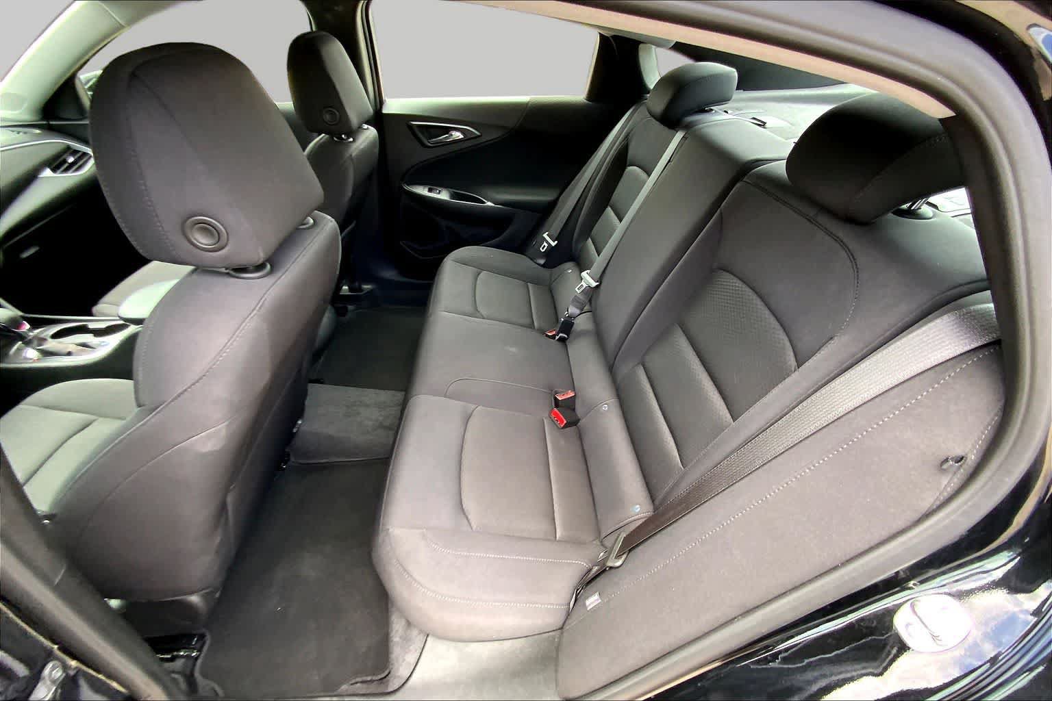 Used 2025 Chevrolet Malibu RS FWD image 21
