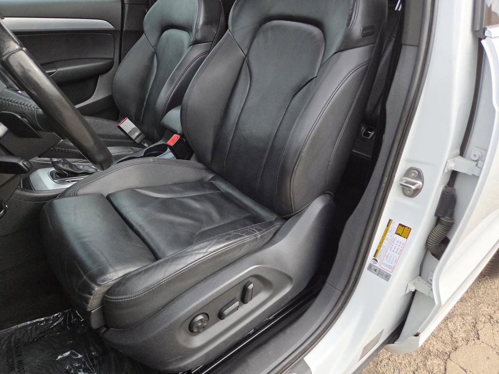 Used 2015 Audi Q3 2.0T Prestige w/ Prestige Package image 24