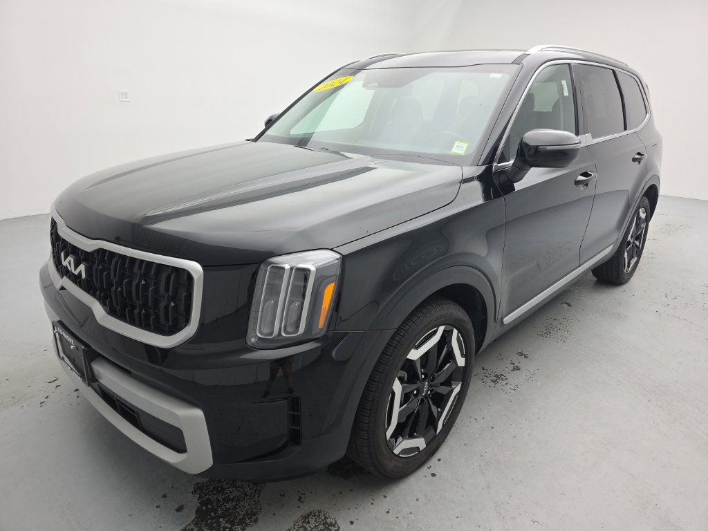 Used 2024 Kia Telluride EX w/ EX Captain's Chair Package AWD/4WD image 5