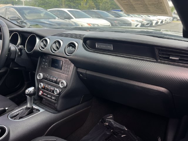 Used 2019 Ford Mustang Coupe RWD image 15