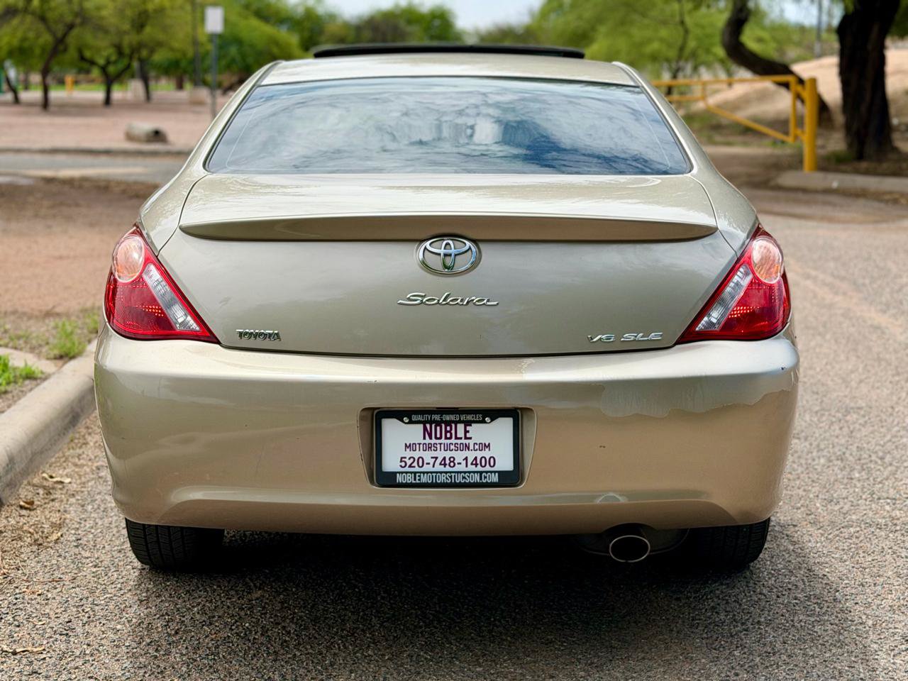 Used 2004 Toyota Solara SLE FWD image 4